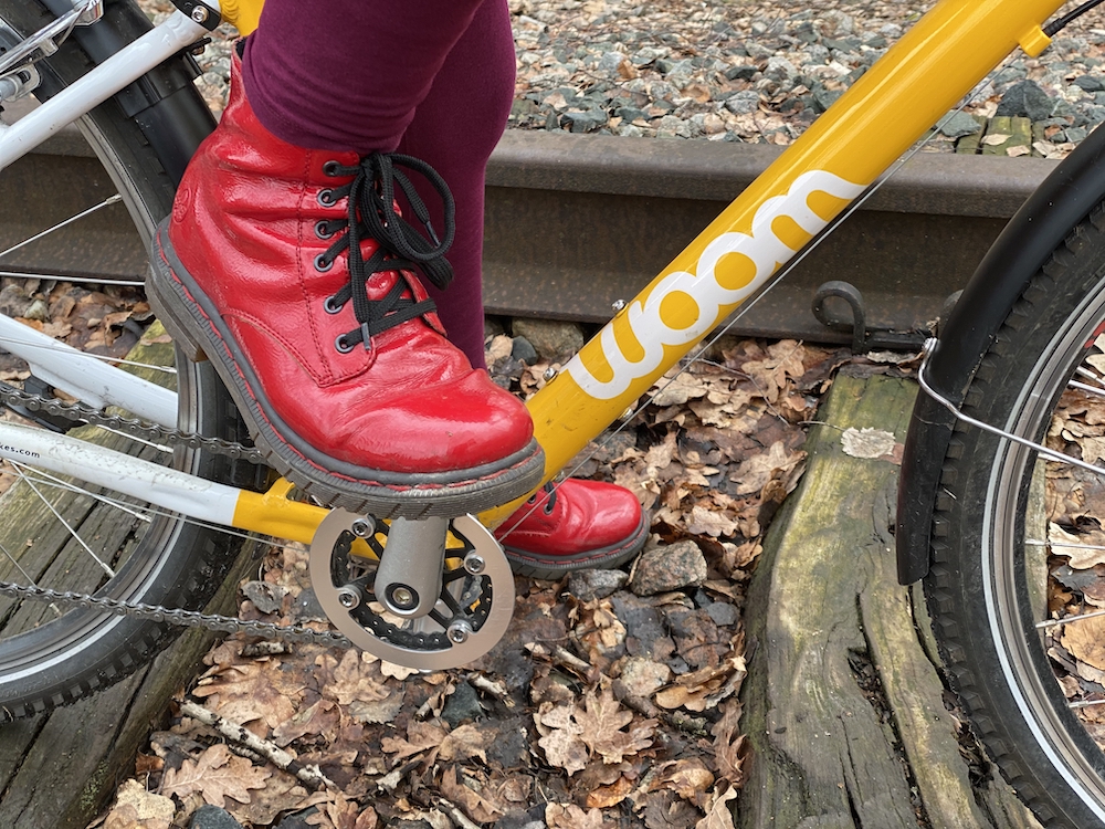 Familie auf Weltreise Woom Fahrrad Marie close up