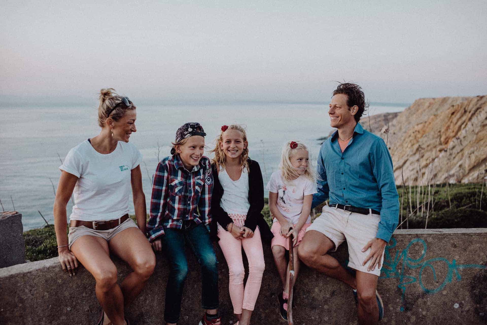 Familie auf Weltreise Sesimbra Casamundo