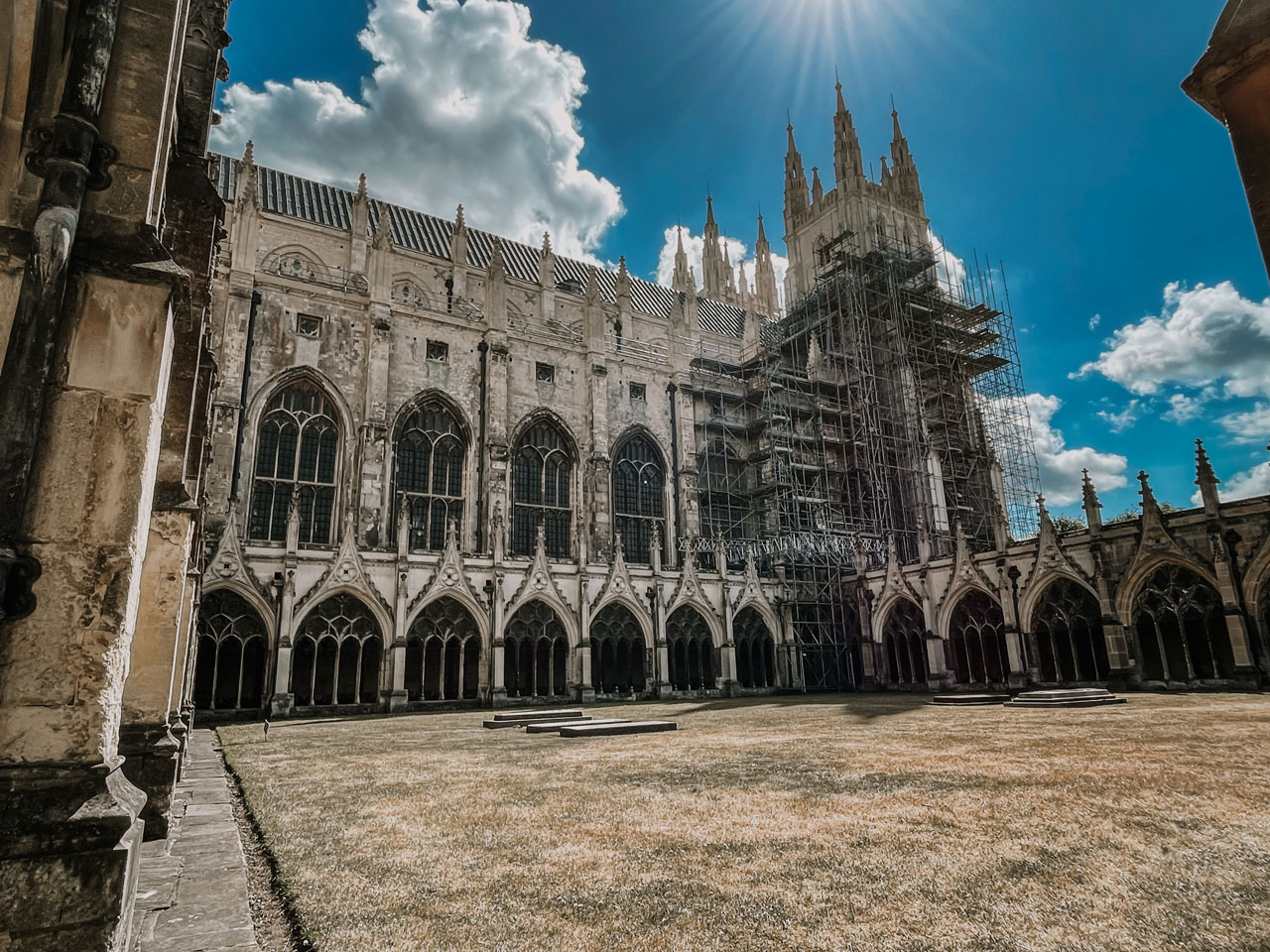 Familie auf Weltreise Wohnmobil England 2022 Canterbury Kathedrale