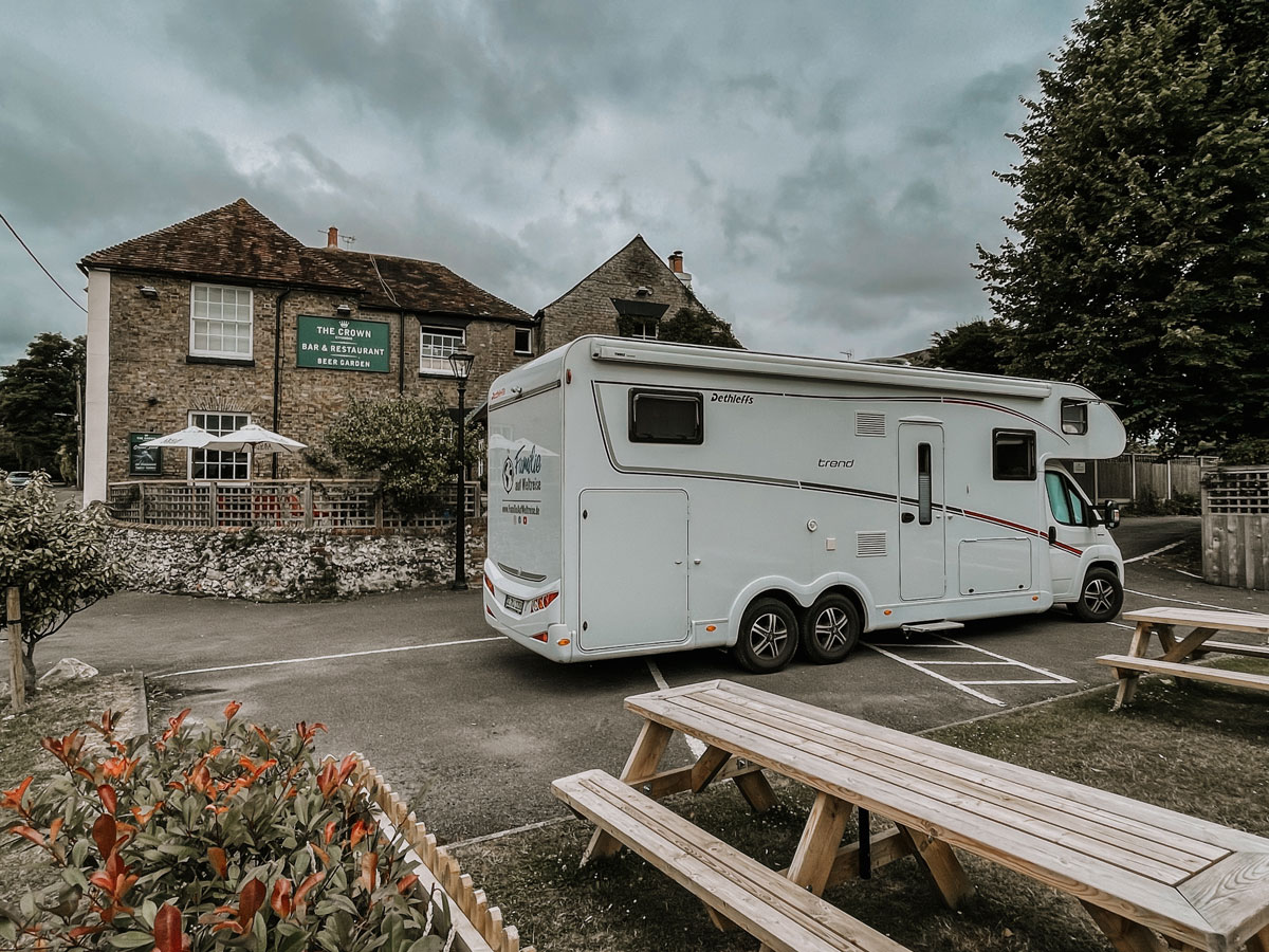 Familie auf Weltreise Wohnmobil England 2022 Pub und Restaurant