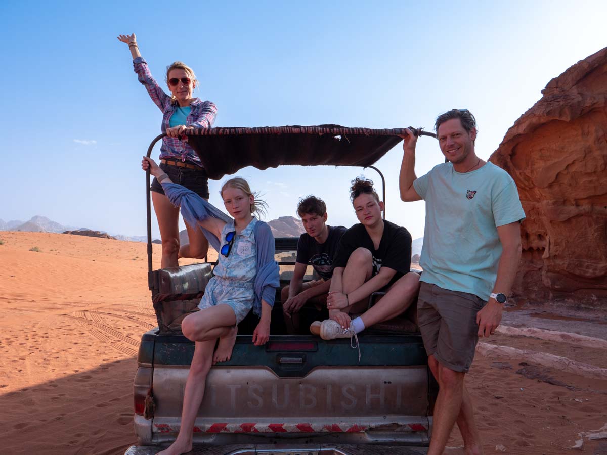 Familie auf Weltreise Jordanien Djoser Wadi Rum Jeep Safari