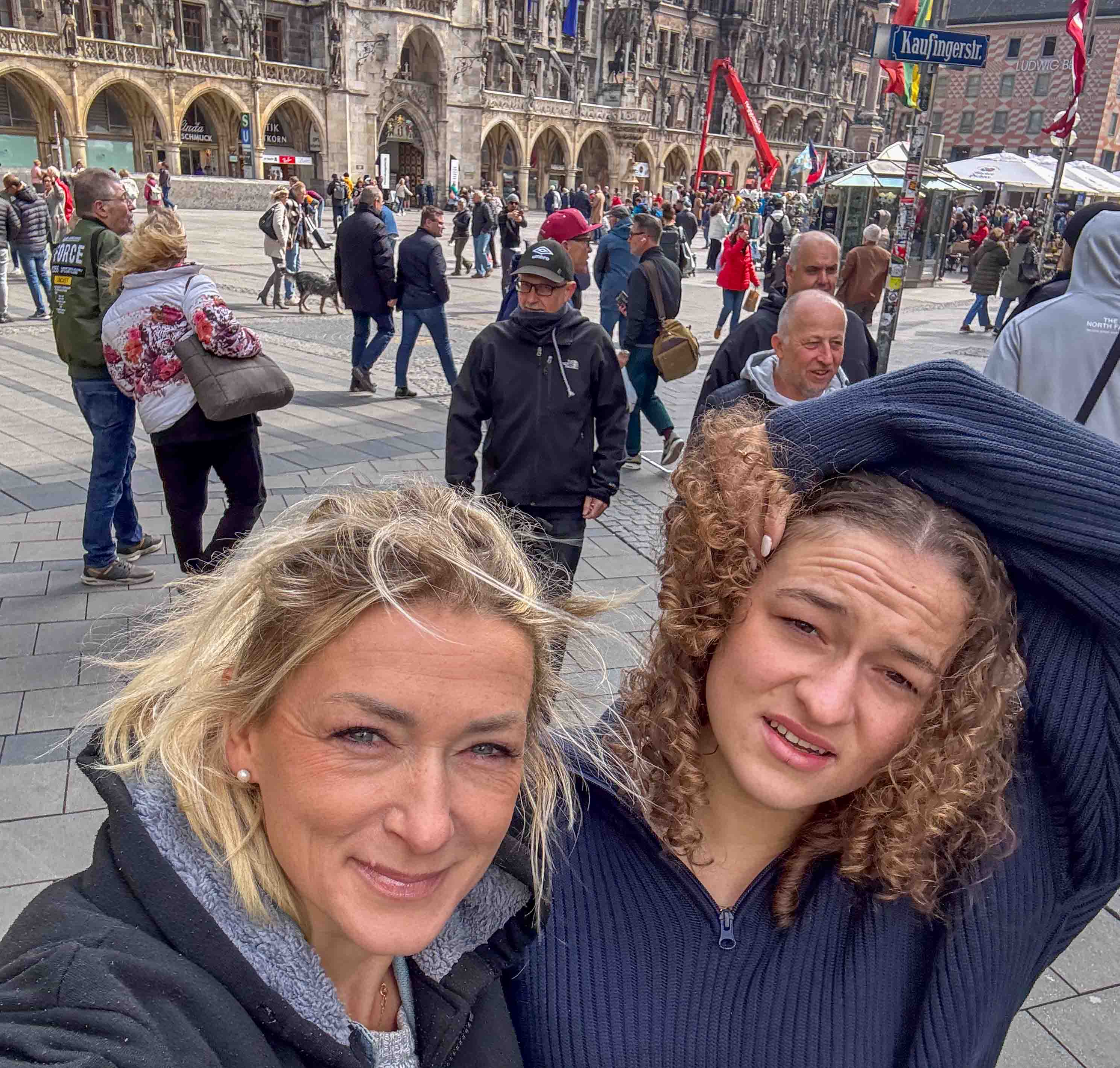 München Mutter Tochter Trip Familie auf Weltreise - Meininger Hotels Olympiapark